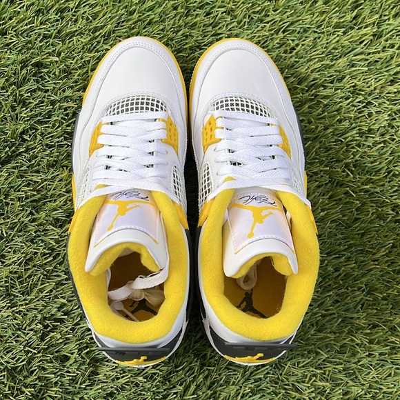 Air Jordan 4 Retro - Picture 4 of 5